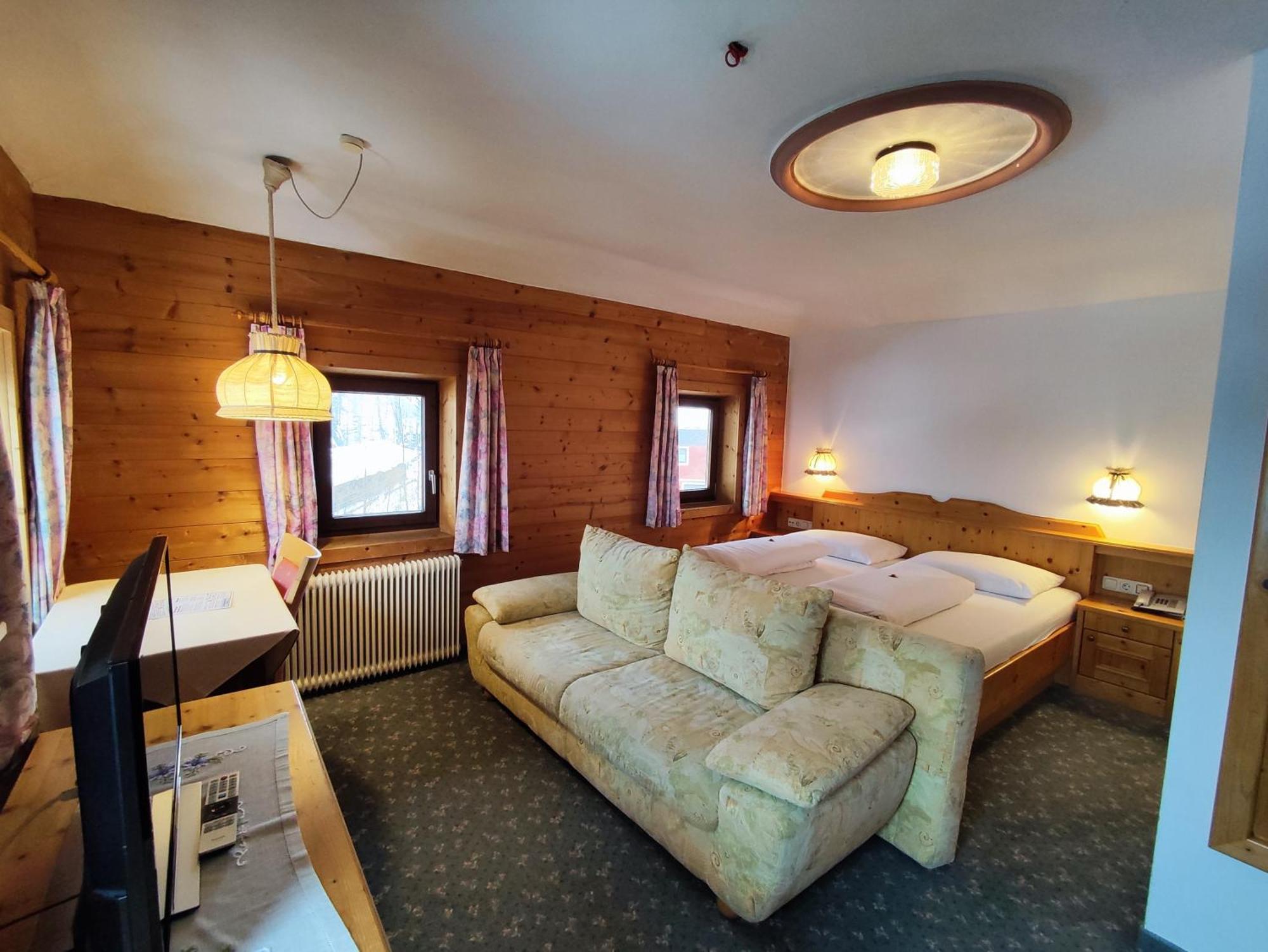 Gasthaus Mitterjager Kirchdorf in Tirol Room photo