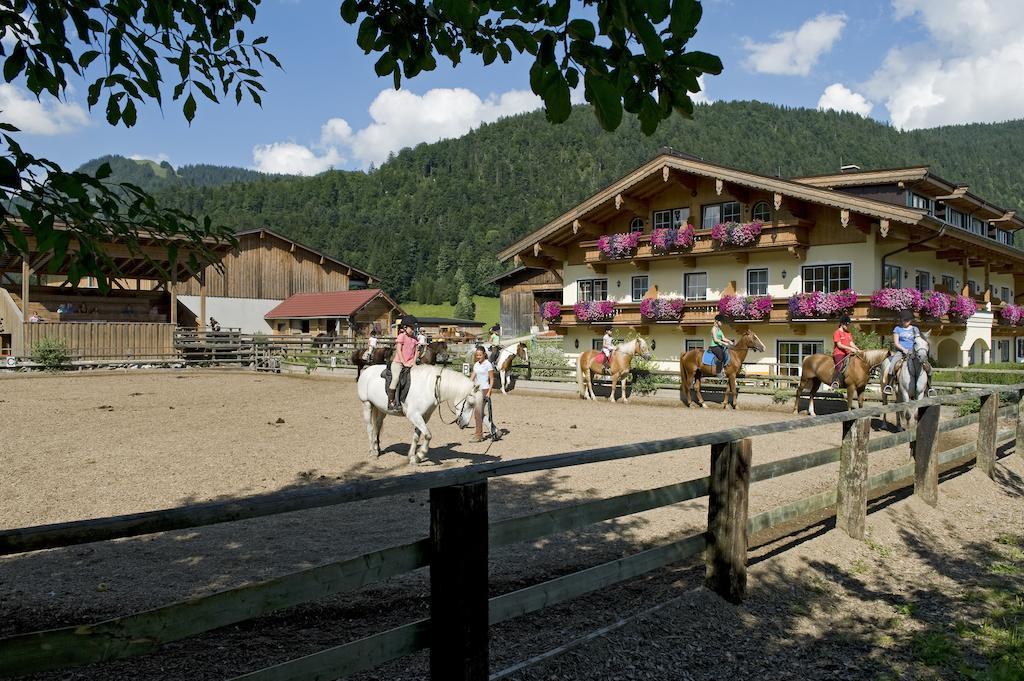 Gasthaus Mitterjager Kirchdorf in Tirol Exterior photo